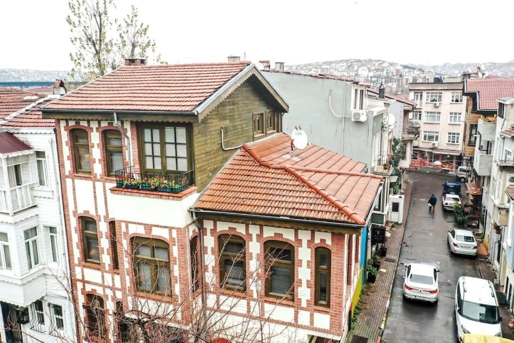 Historical Greco-Ottoman Pavilion Near Tram In Fatih اسطنبول المظهر الخارجي الصورة